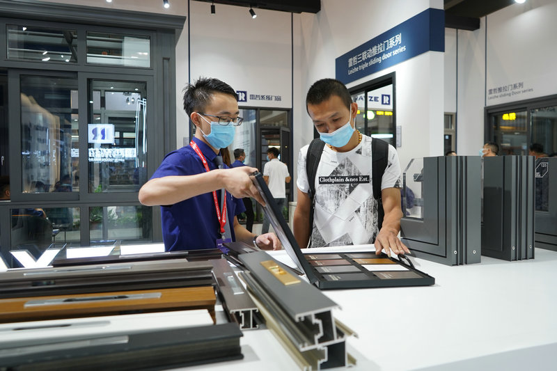 《丹眼观展》栏目走进雷哲系统门窗-以新媒体助力,推动多渠道营销!