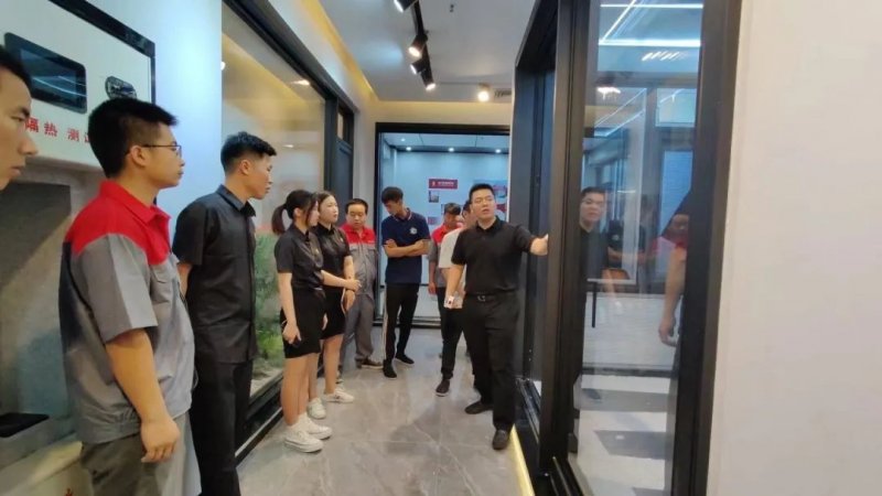 罗兰西尼系统门窗深圳龙华店盛大开业